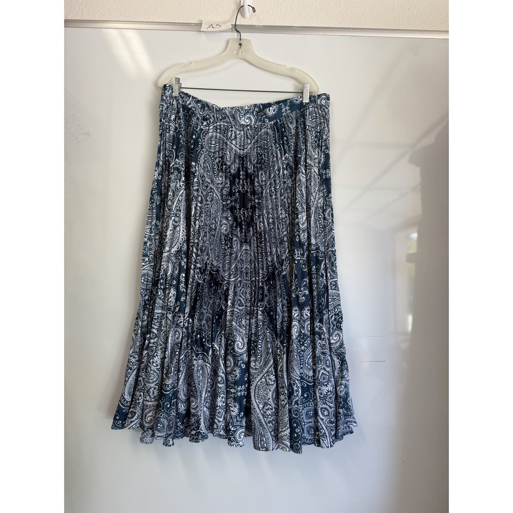 Chico's Pleated Midi Skirt Size 3 XL Blue‎ White Paisley Boho Elastic Waist